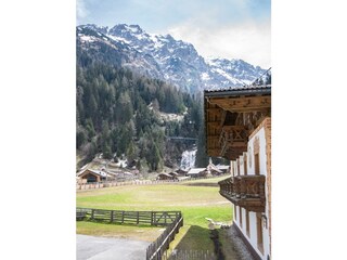 Ausblick zum Wasserfall vom Schlafzimmer