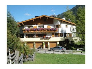 Sommeransicht Ferienhaus Padrins