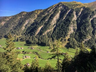 Rundwanderung-Padaun_Blick-ins-Valsertal-hinunter