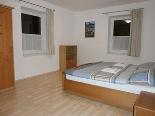 Schlafzimmer 1 Wohnung OG