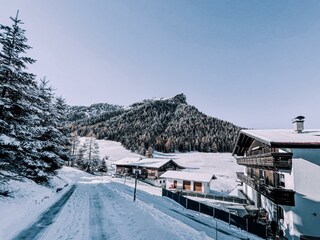 Wolf-Apartments-Aussenansicht-Winter-Blick-Padaune