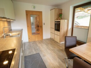 Küche mit Essbereich