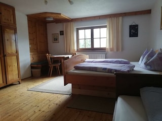 Dreibettzimmer