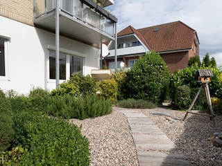 Gemeinschaftlicher Garten mit eigener Terrasse