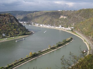 Blick von der Loreley auf das Rheintal