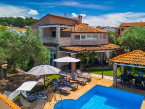 Beautiful Villa Sabrina with pool in Visnjan - Višnjan - image1