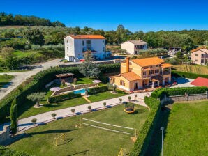 Beautiful Villa Parenzana with pool in Vizinada - Vižinada - image1