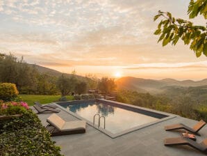 Beautiful Villa San Savino with view in Umbria - Solfagnano - image1