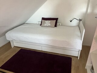Extendable bed suitable for two people