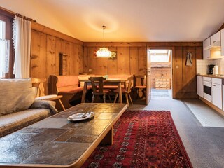 Gasthaus Kreuz - Wohnzimmer und Küche Bettina