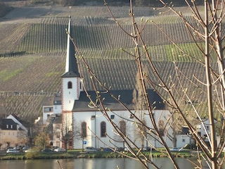 Rokokokirche in Alt-Piesport direkt neben der Mosel