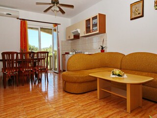 Apartment Lumbarda Features 7