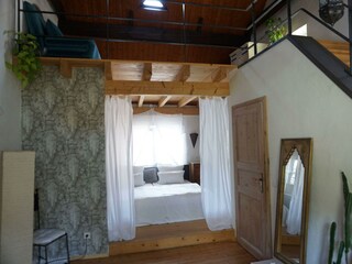 offener Schlafbereich mit Galerie