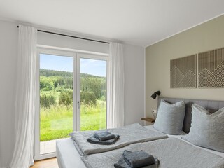 Schlafzimmer rechts 1