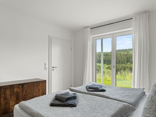 Schlafzimmer rechts 2