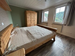 Schlafzimmer 1 mit Schlossblick
