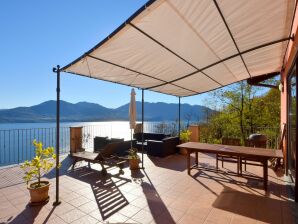 Appartement Met leuke terras en uitzicht op het meer - Oggebbio - image1