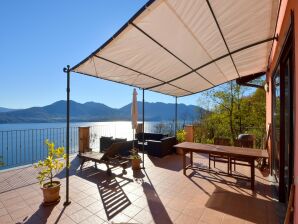 Appartement Met leuke terras en uitzicht op het meer - Oggebbio - image1