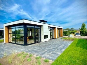 House with three bathrooms, on a holiday park - Loosdrecht - image1