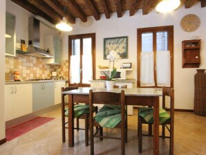 Apartment Laura (near Biennale Arsenale)