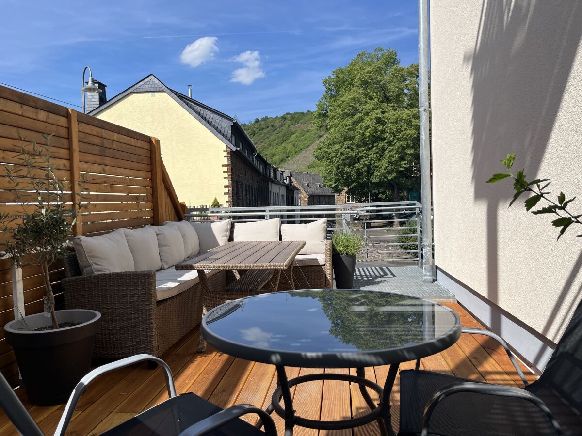 Terrasse mit Ausblick auf den Zillesberg