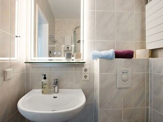 Holiday apartment Wenningstedt Bathroom 20