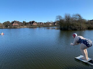am Dorfteich in Wenningstedt "Alltagsmenschen"