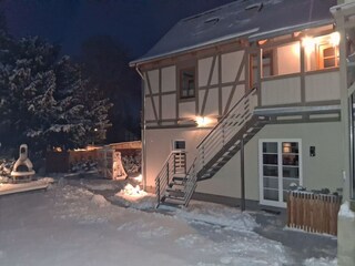 Winteraussenansicht auf die Unterkunft
