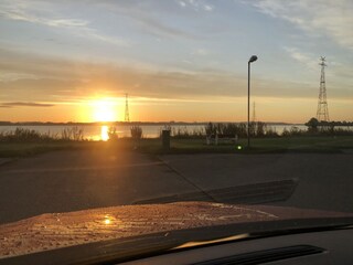 Sonnenaufgang über der Elbe
