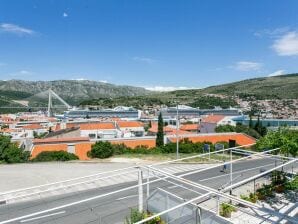 Apartment Guest House Bridge View - Studio with Balcony and Sea View - Mokošica - image1