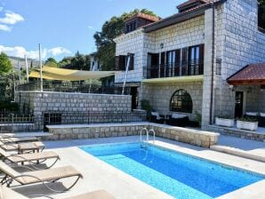 Schöne Villa mit Swimmingpool und Meerblick - Mokošica - image1