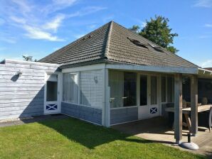 Ferienhaus Duinrooswoning met terras