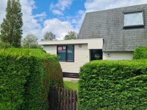 Ferienhaus mit großem Garten