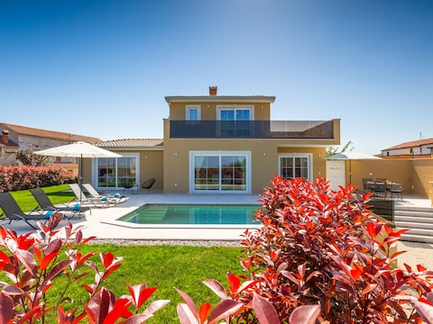 Villa Marilena con piscina