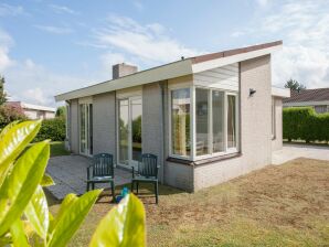 Detached bungalow, in a holiday park within walking distance of the beach - Wissenkerke - image1