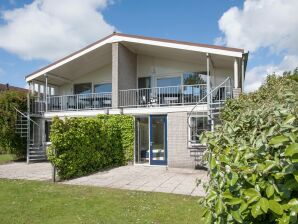 Holiday home with microwave, in a holiday park, beach within walking distance - Wissenkerke - image1