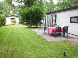 Holiday park Tidy furnished chalet with a combi microwave, in the Veluwe - Epe - image1