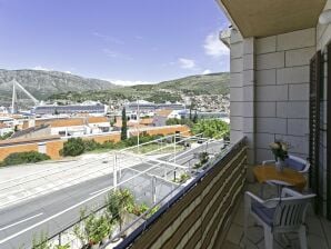 Apartment Guest House Bridge View - Double Room with Balcony and Sea View - Mokošica - image1