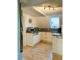 Helle Küche mit allem Komfort