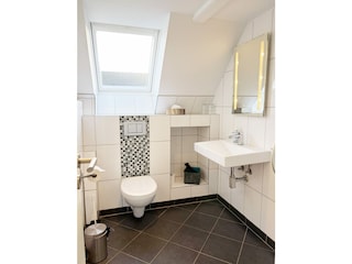 Modernes Bad mit Dusche