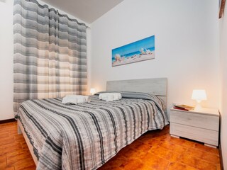Schlafzimmer mit Doppelbett
