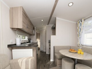Trailer Polperro Features 4