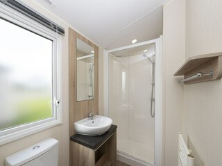 Trailer Polperro Features 5