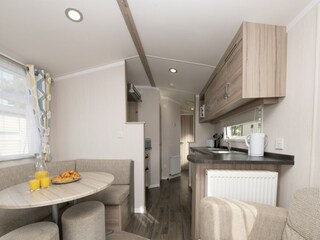 Trailer Polperro Features 6