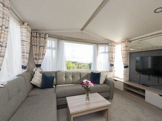 Trailer Polperro Features 3