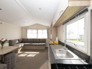 Suncrest Caravan by Belvilla - Polperro - image1