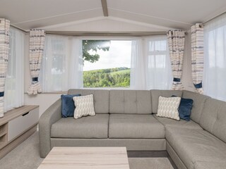 Trailer Polperro Features 10