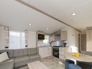 Trailer Polperro Features 10