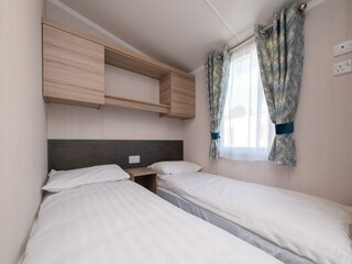 Trailer Polperro Features 20