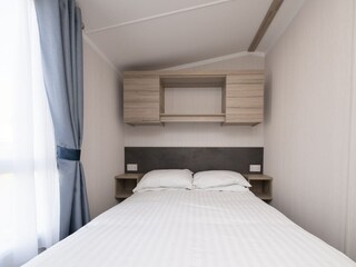 Trailer Polperro Features 21